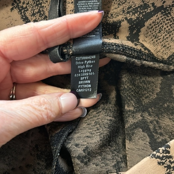 KORAL Drive snake print stretch jacquard leggings High Rise Light Brown Sz M - Picture 11 of 13